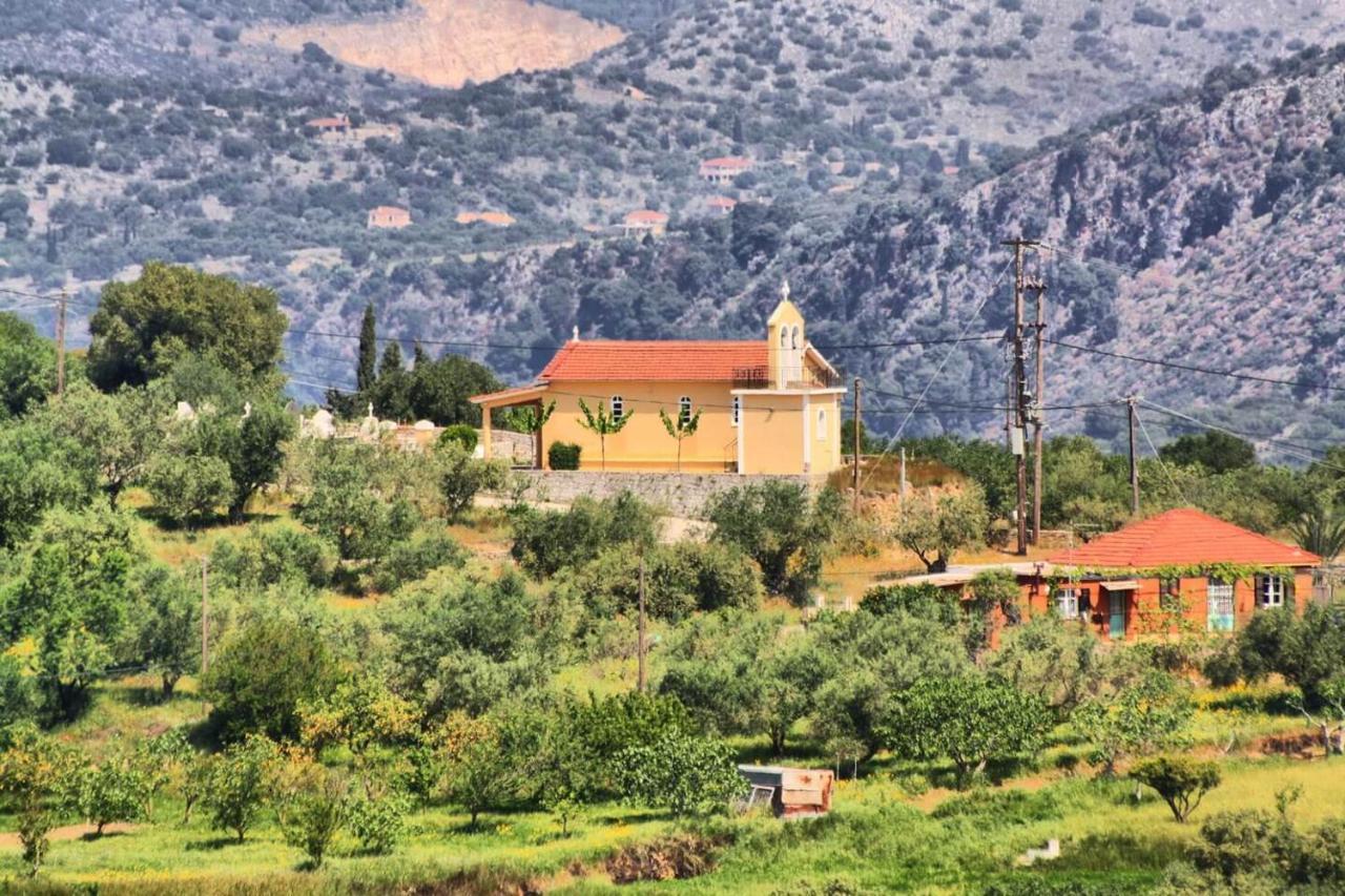 Traditional Villa Mandola Livathos  エクステリア 写真
